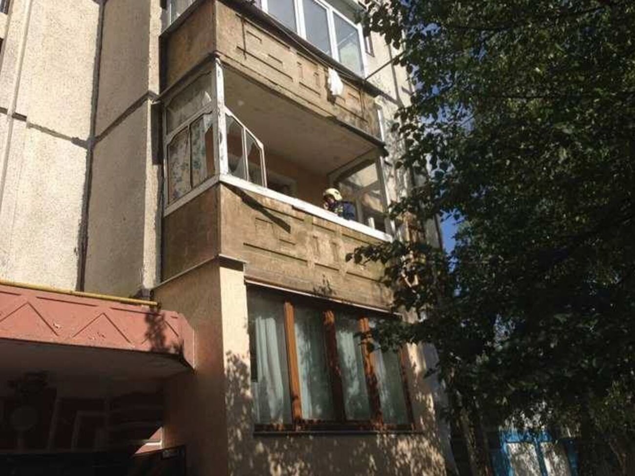 Взрывной волной выбило окна на кухне и на балконе