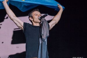 Вакарчук: Иногда, слыша из каждого динамика свою песню, думаю: "Господи, что они такого в ней нашли?"