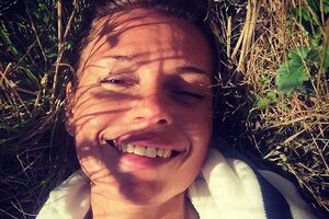 Толкалина: Мама! Я была бы не твоя дочь, если бы прошла мимо этих кустов ежевики