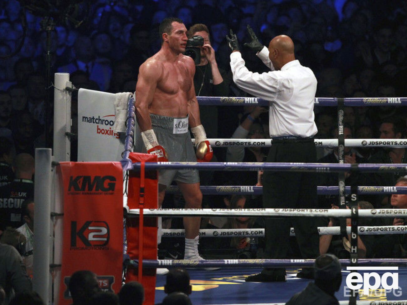 Кличко завершил карьеру боксера