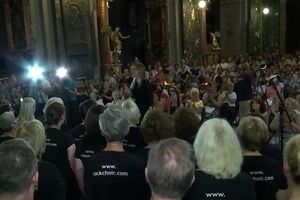 Коллектив приехал в Украину за свой счет