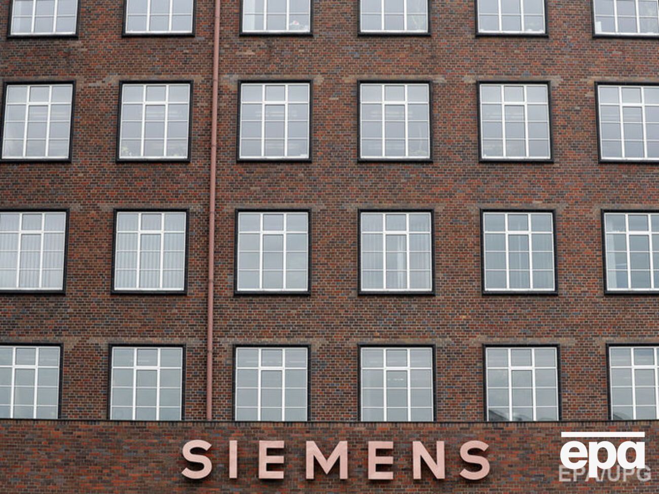 Siemens заявила про можливі збитки через скандал із турбінами