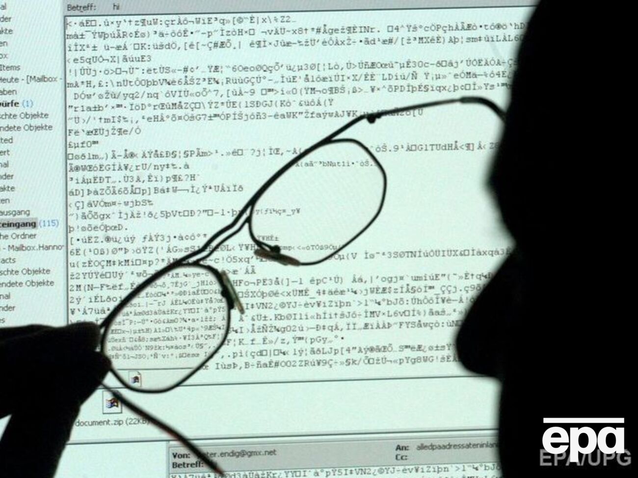 Киберполиция считает, что англоязычные не будут писать инструкции на русском языке