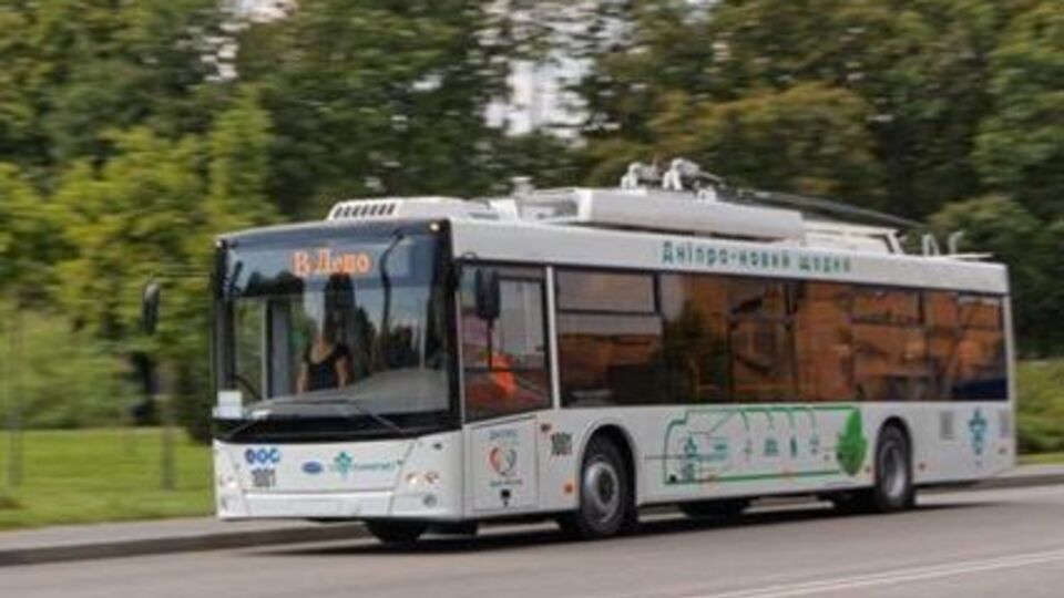 Троллейбус днепровского производства ЮМЗ на автономном ходу
