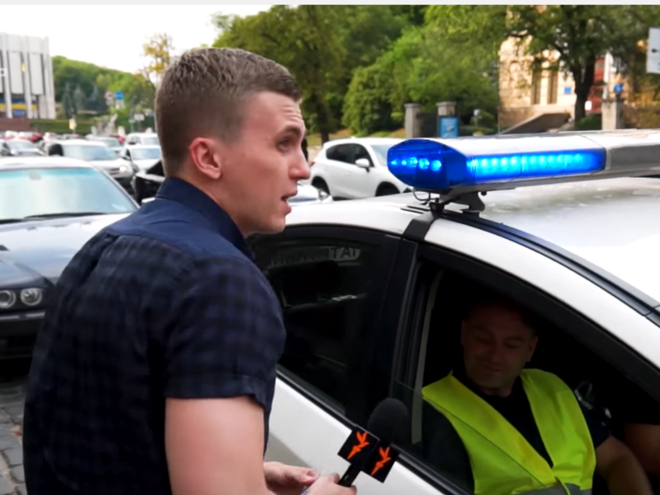 Полицейские часто "не замечают" нарушений со стороны чиновников