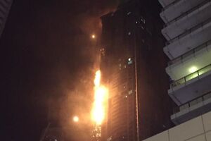 По данным полиции, возгорание началось на девятом этаже