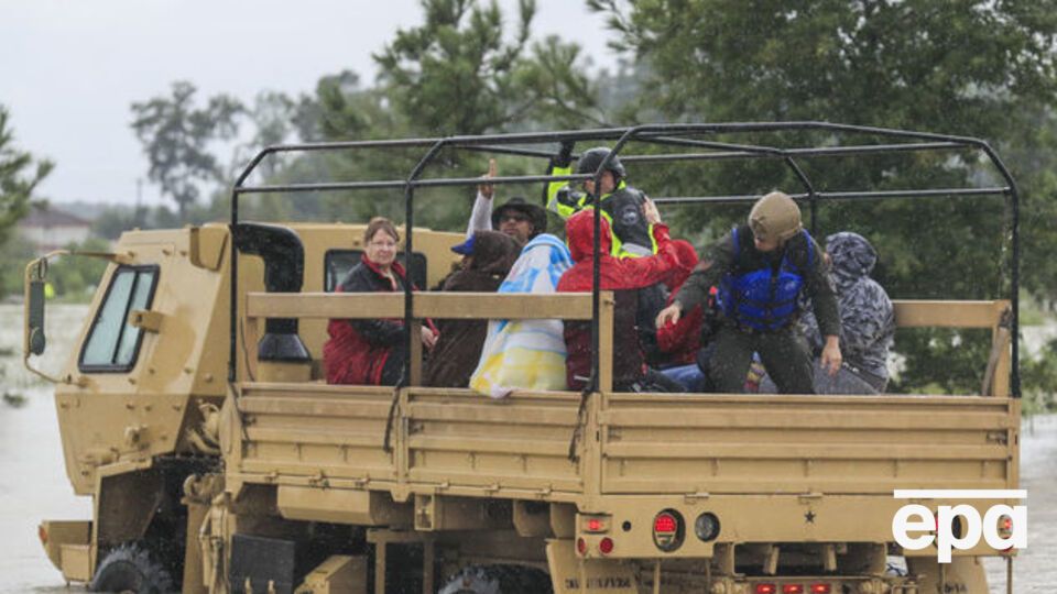 За несколько дней в городе выпало 75 сантиметров осадков