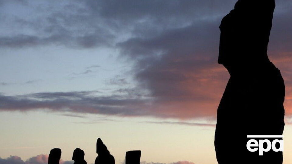 Острів Пасхи відомий своїми гігантськими бовванами