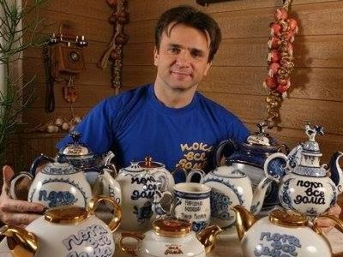 Програму "Пока все дома" Кізяков веде з 1992 року
