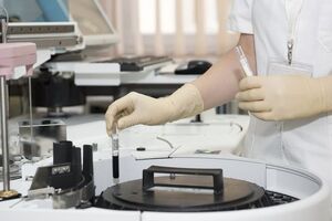 Девочку с ВИЧ-инфекцией в РФ удалось госпитализировать по решению суда
