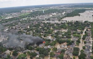 Взрывы произошли на затопленном заводе