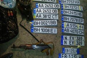 У задержанных провели обыски