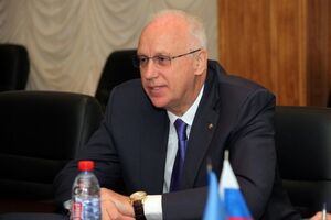 Бастрикін, за даними ЗМІ, публікує вірші під псевдонімом