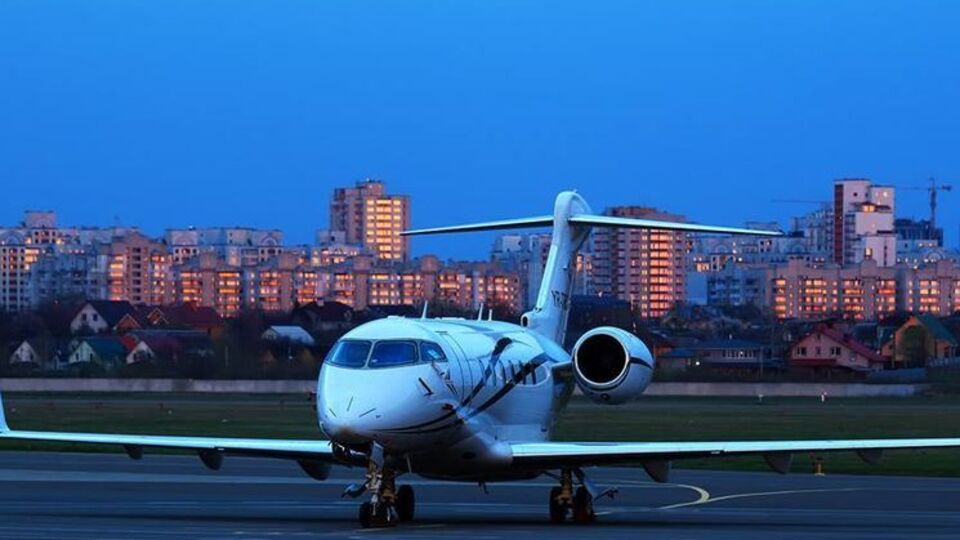 Почти 100 человек не смогли вылететь из Жулян из-за проблем туроператора