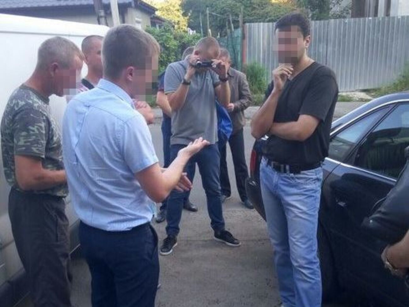 Сотрудники спецслужбы задержали злоумышленников в Луцке во время получения второй части взятки