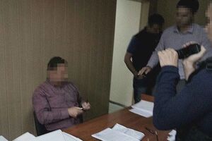 Детективи НАБУ затримали суддю на хабарі