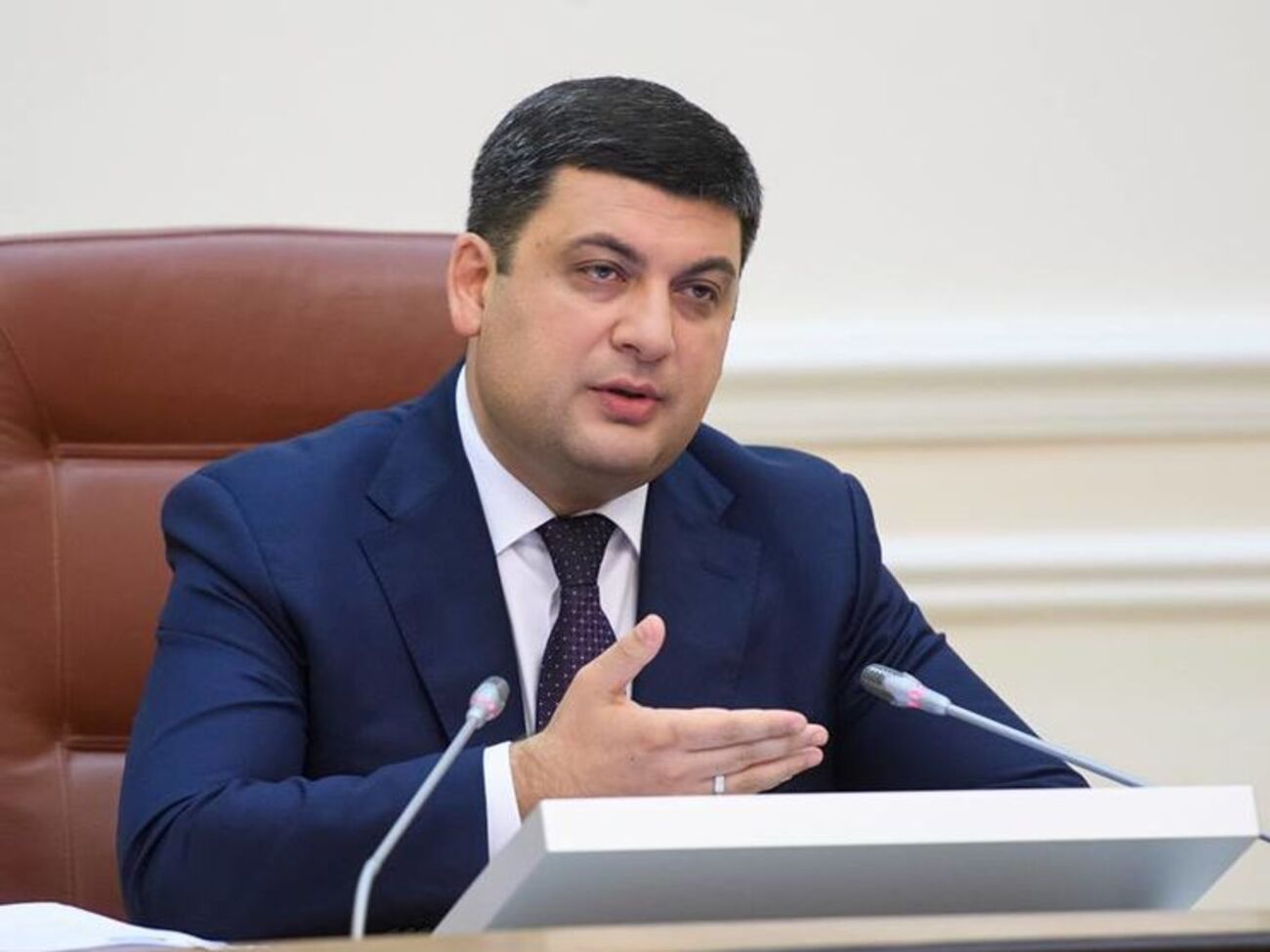 Гройсман &ndash; поліцейським: Від вас залежить спокій у містах, селах, селищах, в областях і в цілому в державі