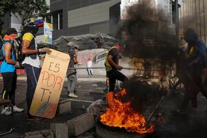 Массовые протесты против изменения конституции продолжаются уже пятый месяц