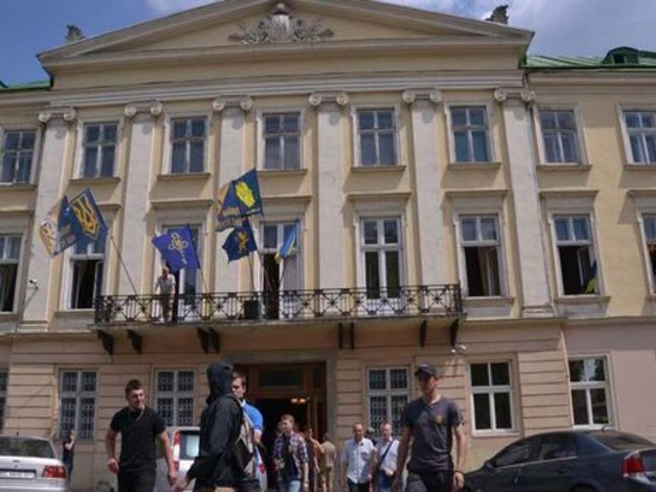 Під час сутичок у Львівській облраді постраждало 11 правоохоронців