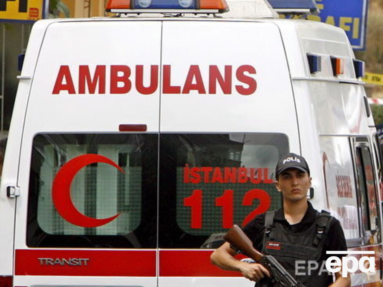 На месте аварии в Турции работают бригады скорой помощи