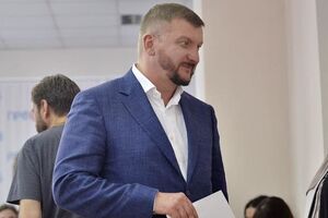 Петренко: Ни одна уважающая себя международная компания даже болтик или гаечку туда не поставит