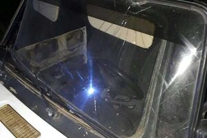 На требования об остановке водитель не отреагировал и попытался скрыться, при этом совершил столкновение с одним из патрульных авто