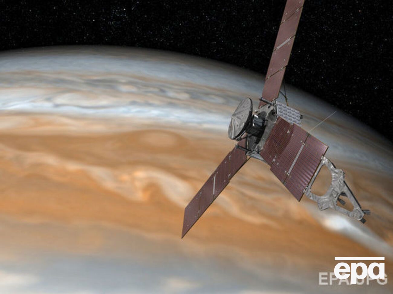 Космический аппарат Juno сделал снимки вихря на Юпитере