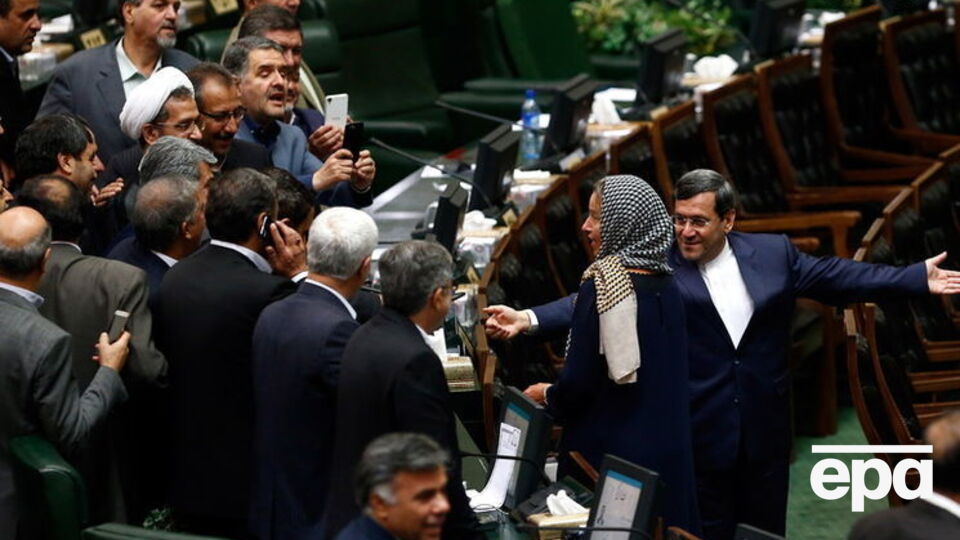 Пользователи социальных сетей раскритиковали депутатов