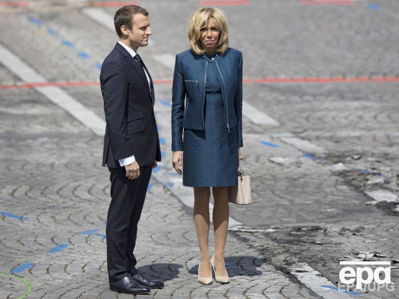 Автор петиции призвал решить вопрос о выделении бюджетных средств на содержание Бриджит Макрон на референдуме