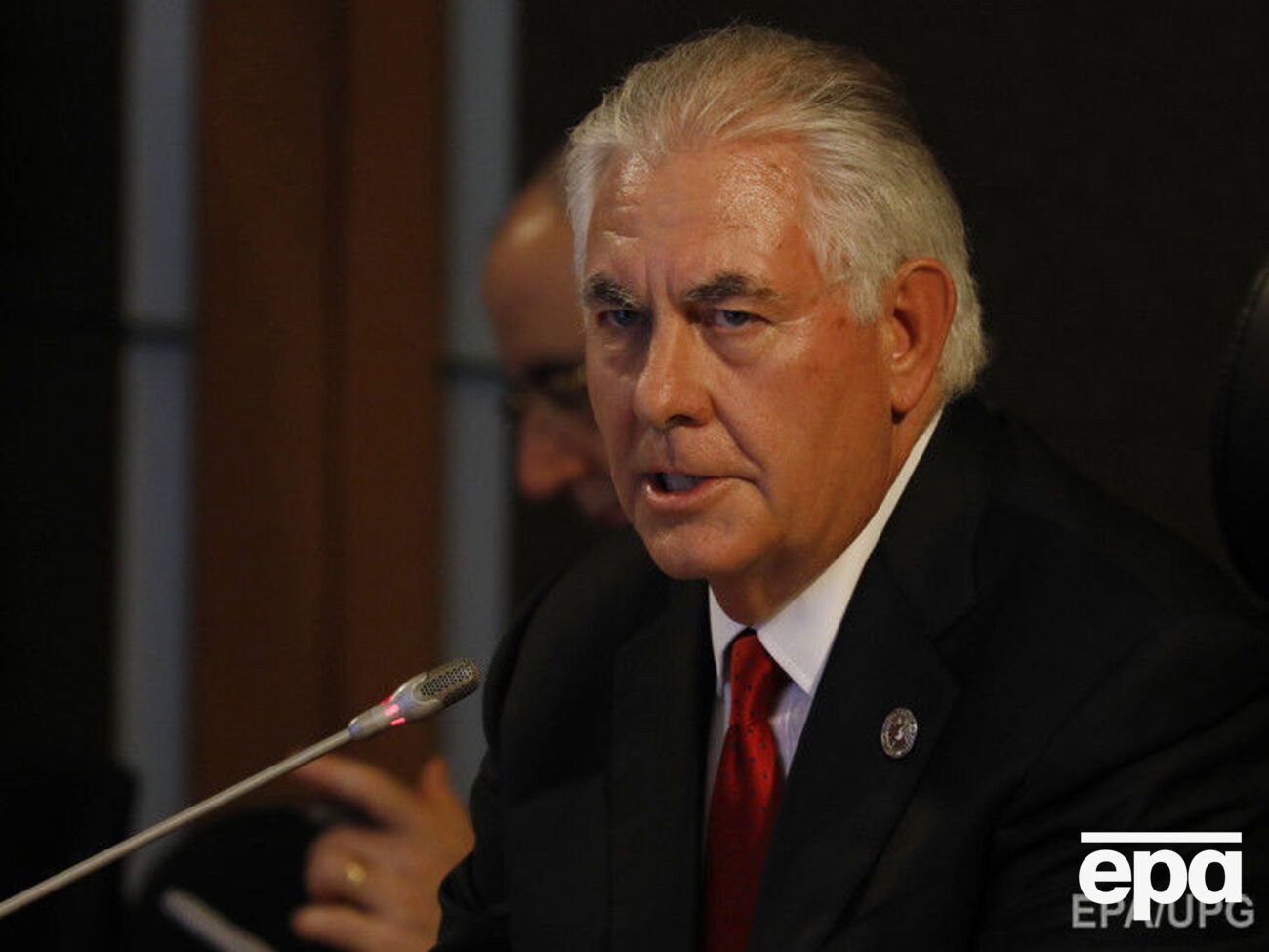 Тиллерсон задал несколько уточняющих вопросов Лаврову по поводу высылки дипломатов