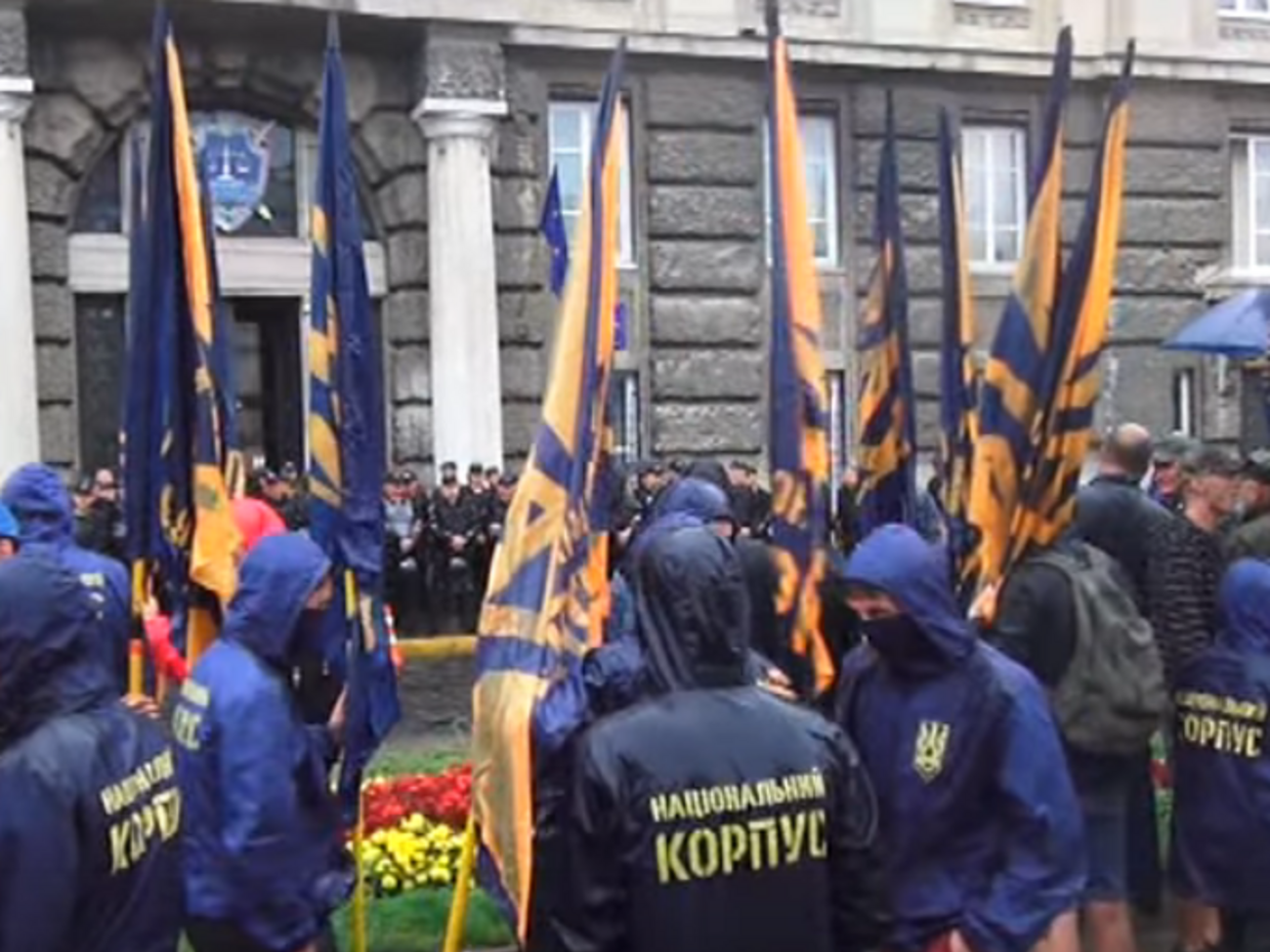 В протестной акции участвовало около 60 активистов