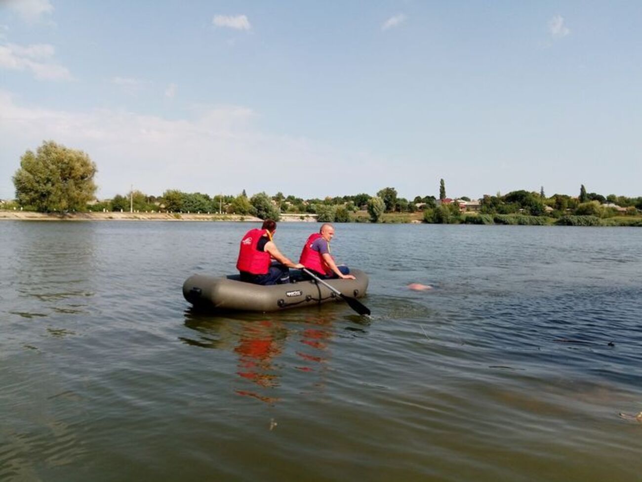 Рятувальники патрулюють водойми