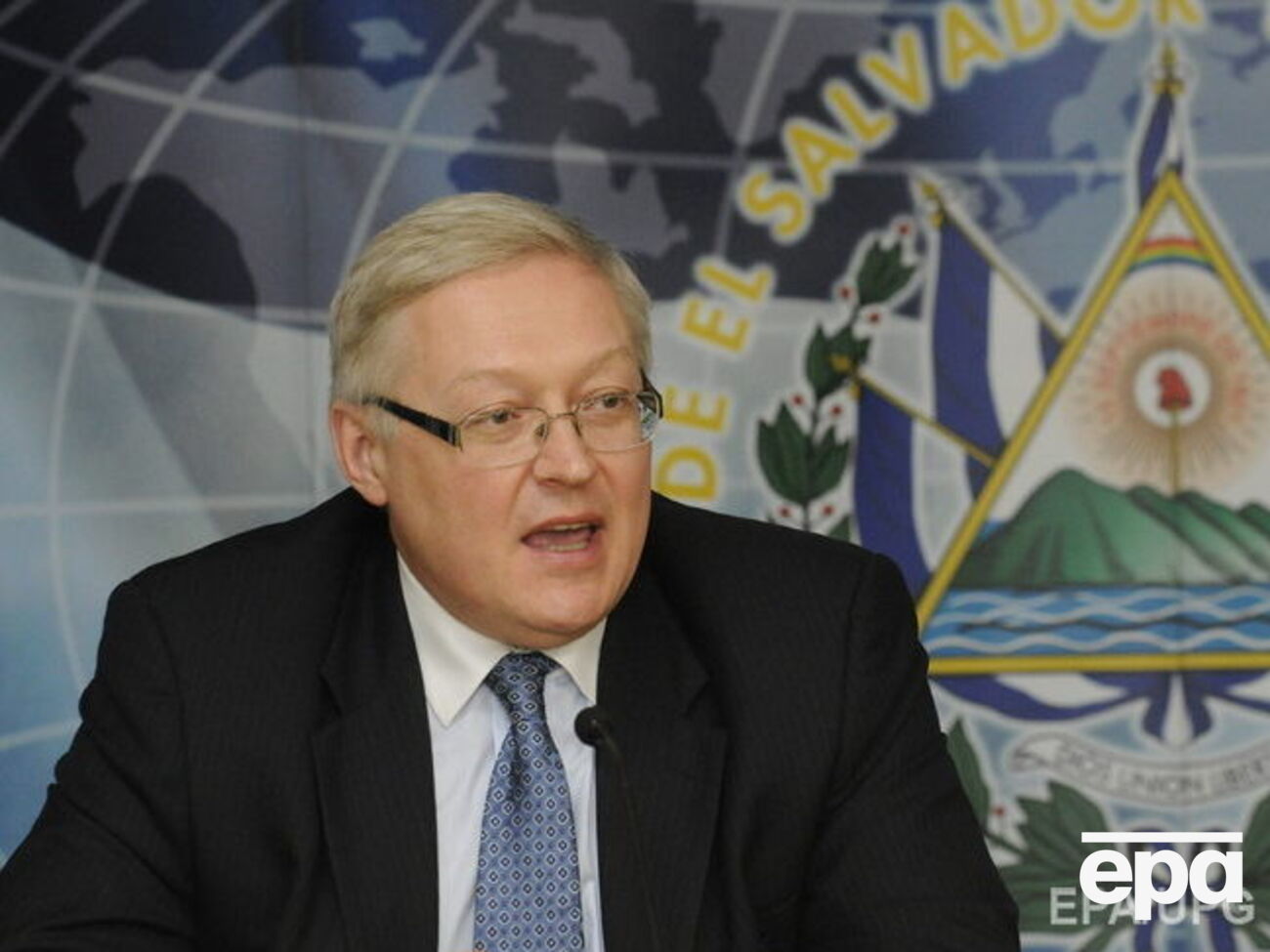 Рябков назвав скорочення залежності від долара нагальною необхідністю