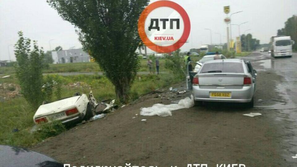 Два легковых автомобиля столкнулись недалеко от Борисполя