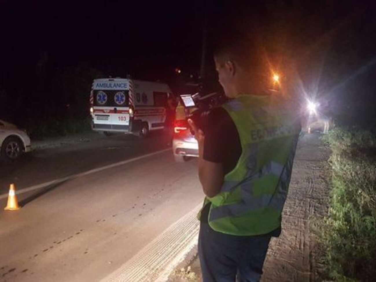 От полученных травм один ребенок умер в карете скорой помощи, вторую девочку с многочисленными переломами госпитализировали в больницу