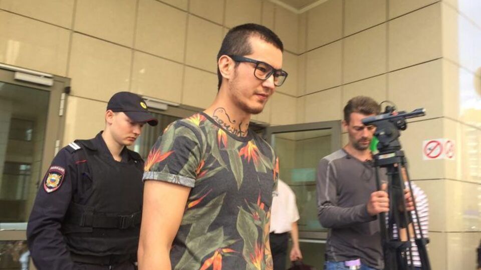 Басманный суд Москвы постановил выдворить журналиста из России, Мосгорсуд изменил это решение