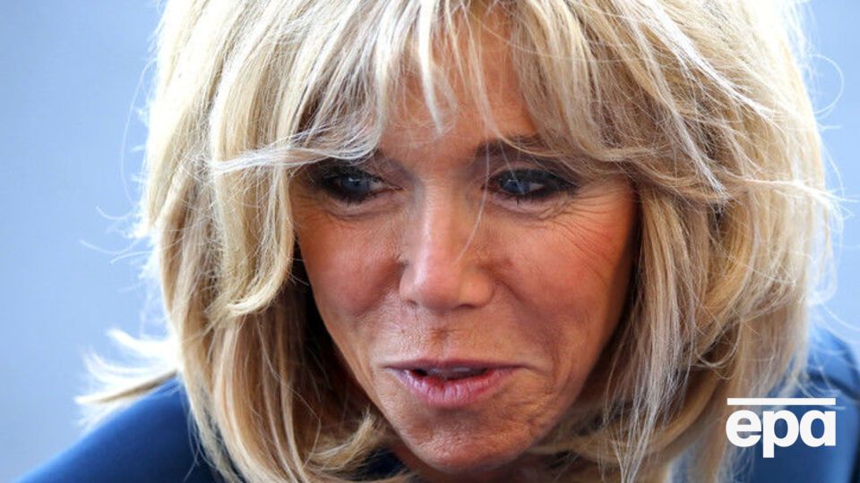 Макрон отказали в статусе первой леди