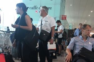 Ионова пояснила, что в руках у Симоненко испанское вино, "так как в РФ европейские продукты под санкциями"