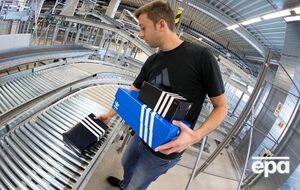 В 2015 году Adidas закрыл около 200 магазинов в России