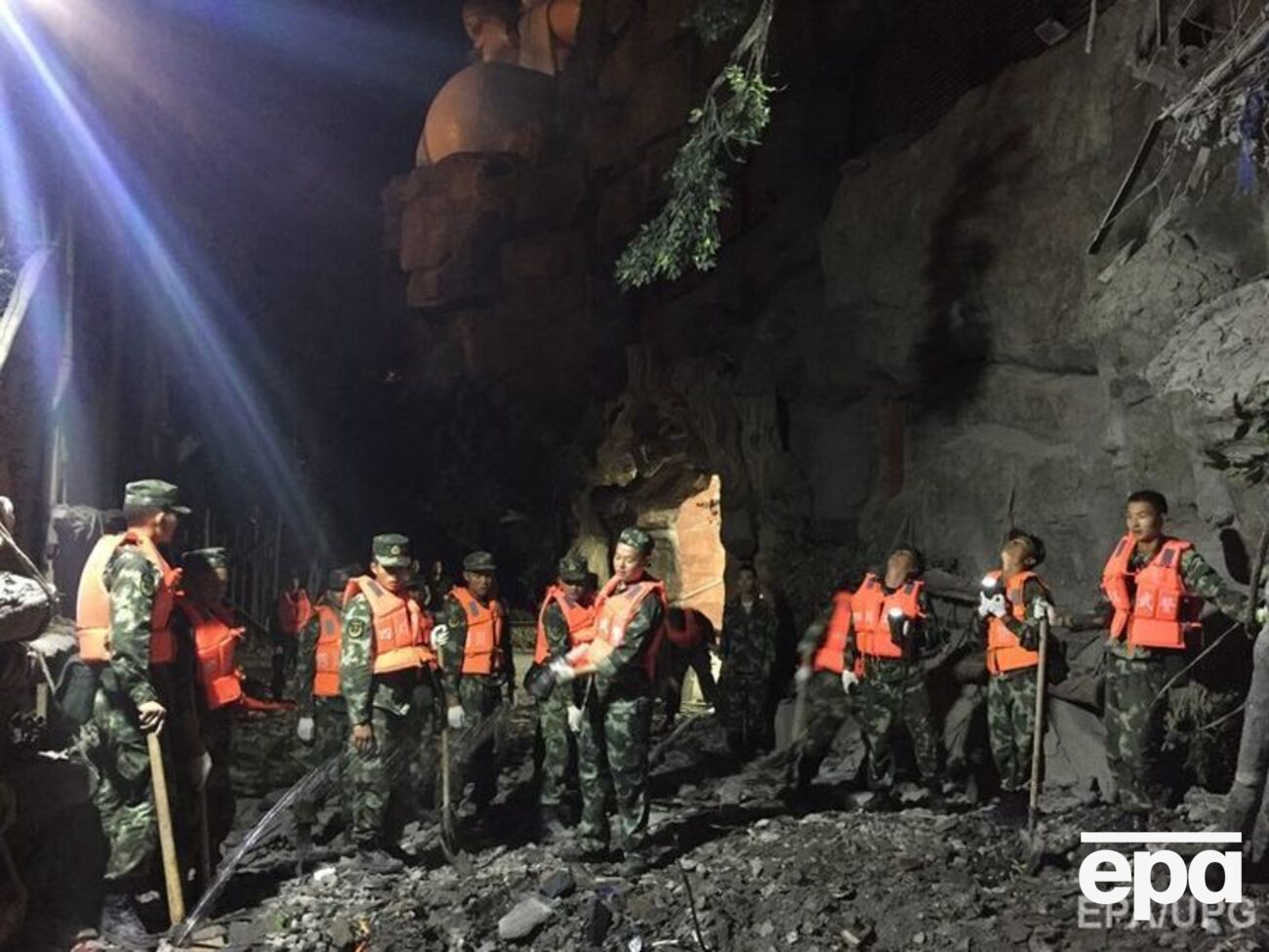 Число жертв достигло 13