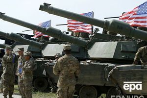 На думку журналіста, постачання зброї Україні означало б "велике зрушення в політиці США", яке ще більше підірвало б відносини Сполучених Штатів і Росії