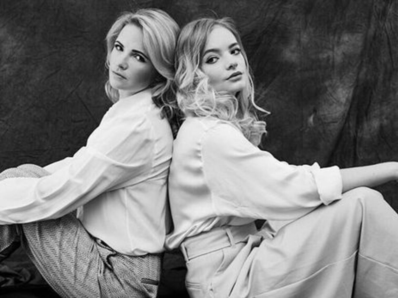 Солоцинская (на фото слева):&nbsp;В чем вина Елизаветы? В том, что она родилась дочерью человека, который всю жизнь пашет без выходных, вечеров и праздников?