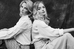 Солоцинская (на фото слева): В чем вина Елизаветы? В том, что она родилась дочерью человека, который всю жизнь пашет без выходных, вечеров и праздников?