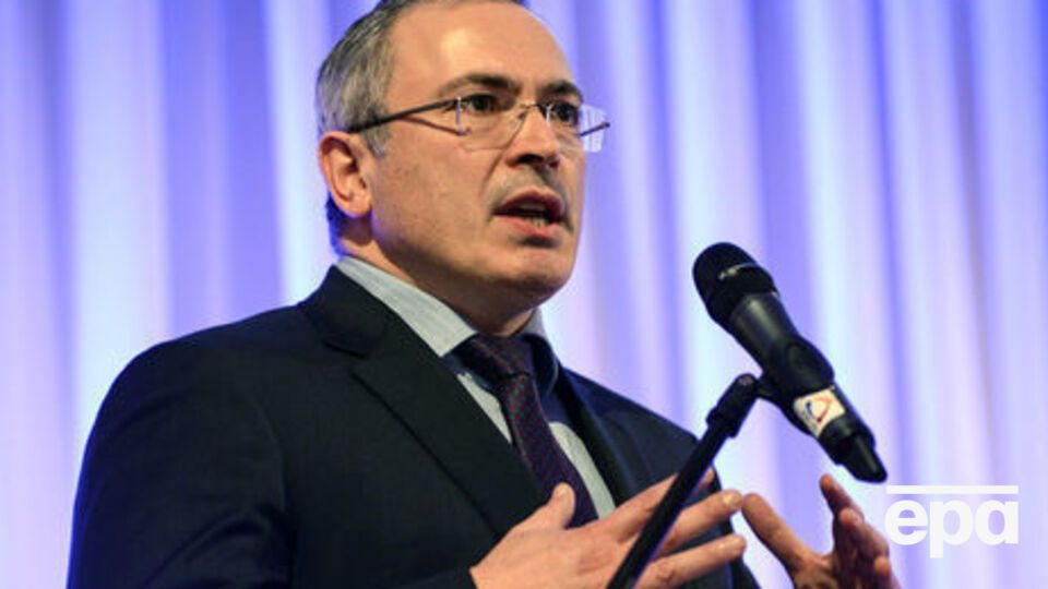 Ходорковський: Я повернувся із цілком зрозумілих і прагматичних міркувань, що якби я поїхав, то влада не просто би виявилася переможцем у цій сутичці, вона б просто могла витерти ноги не тільки об мене, але й об моїх друзів, колег