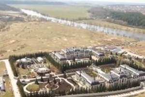 ФБК: Стоимость "поместья" на Рублевке – 6 млрд рублей (около 2,5 млрд грн)