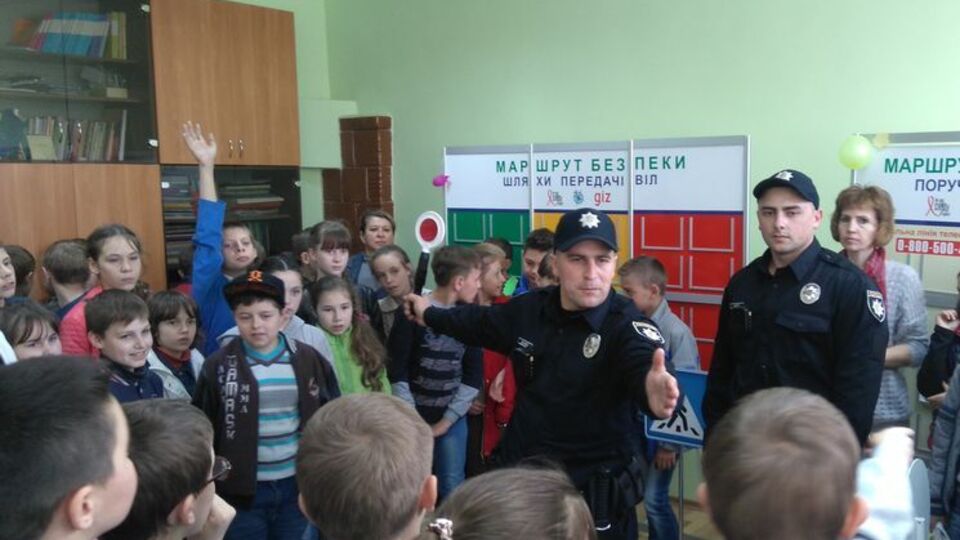 У школах будуть проводити "Уроки з поліцейським"