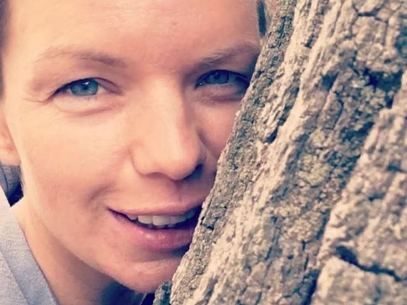 Гребенщикова: "Алиса, а ты умеешь фотографироваться спокойно, не задирая ноги?!" "Нет!"