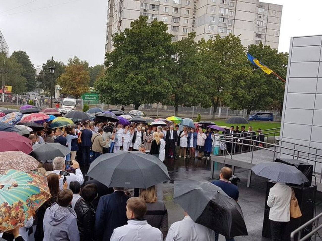 Порошенко сегодня открыл перинатальный центр в Харькове