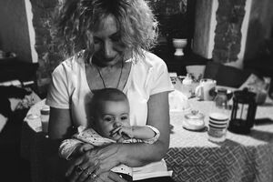 Онучці Васильєвої не дозволяють повернутися додому