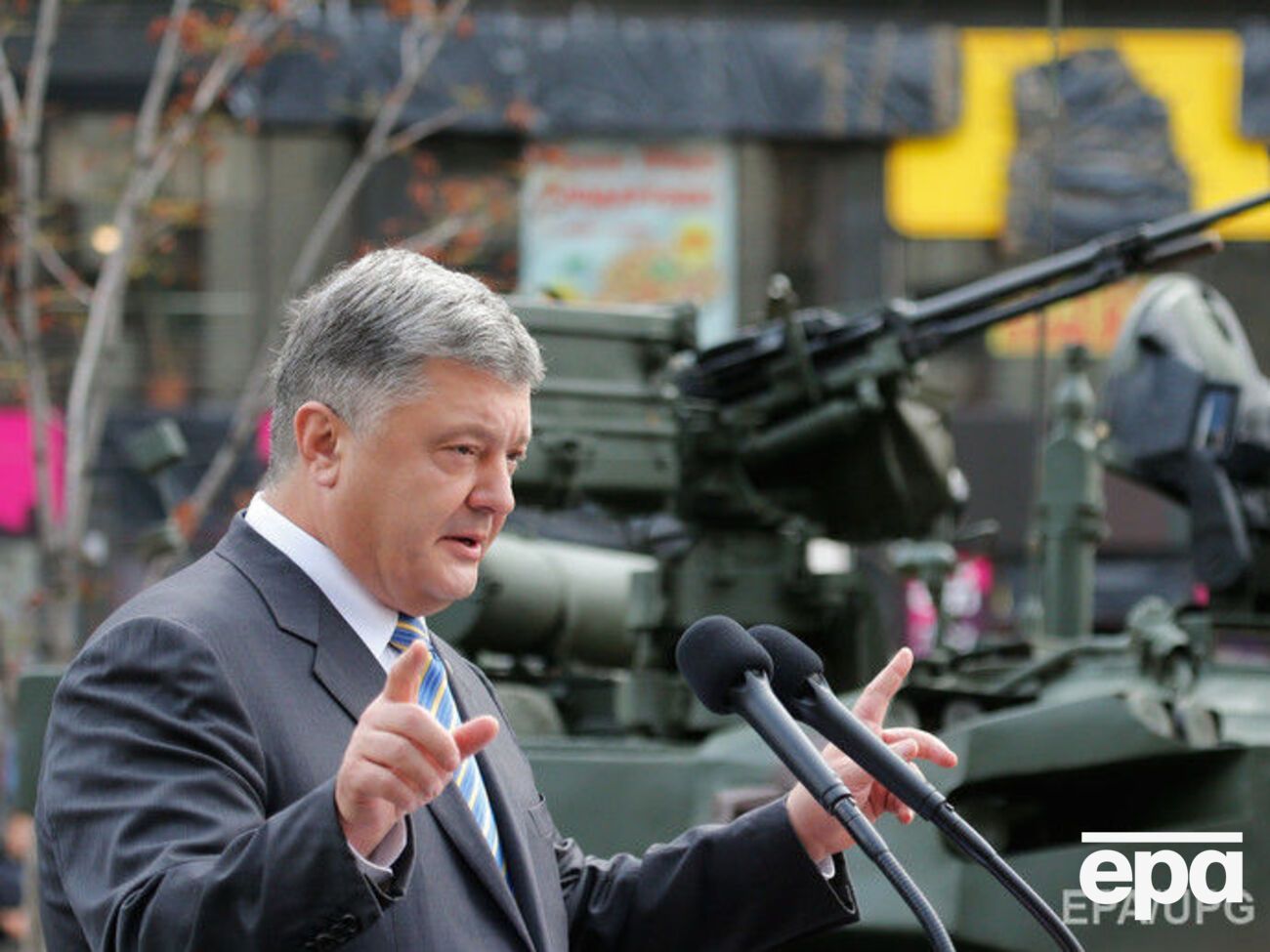 Порошенко про навчання "Запад-2017": Ми з великою увагою ставимося до проведення цих навчань